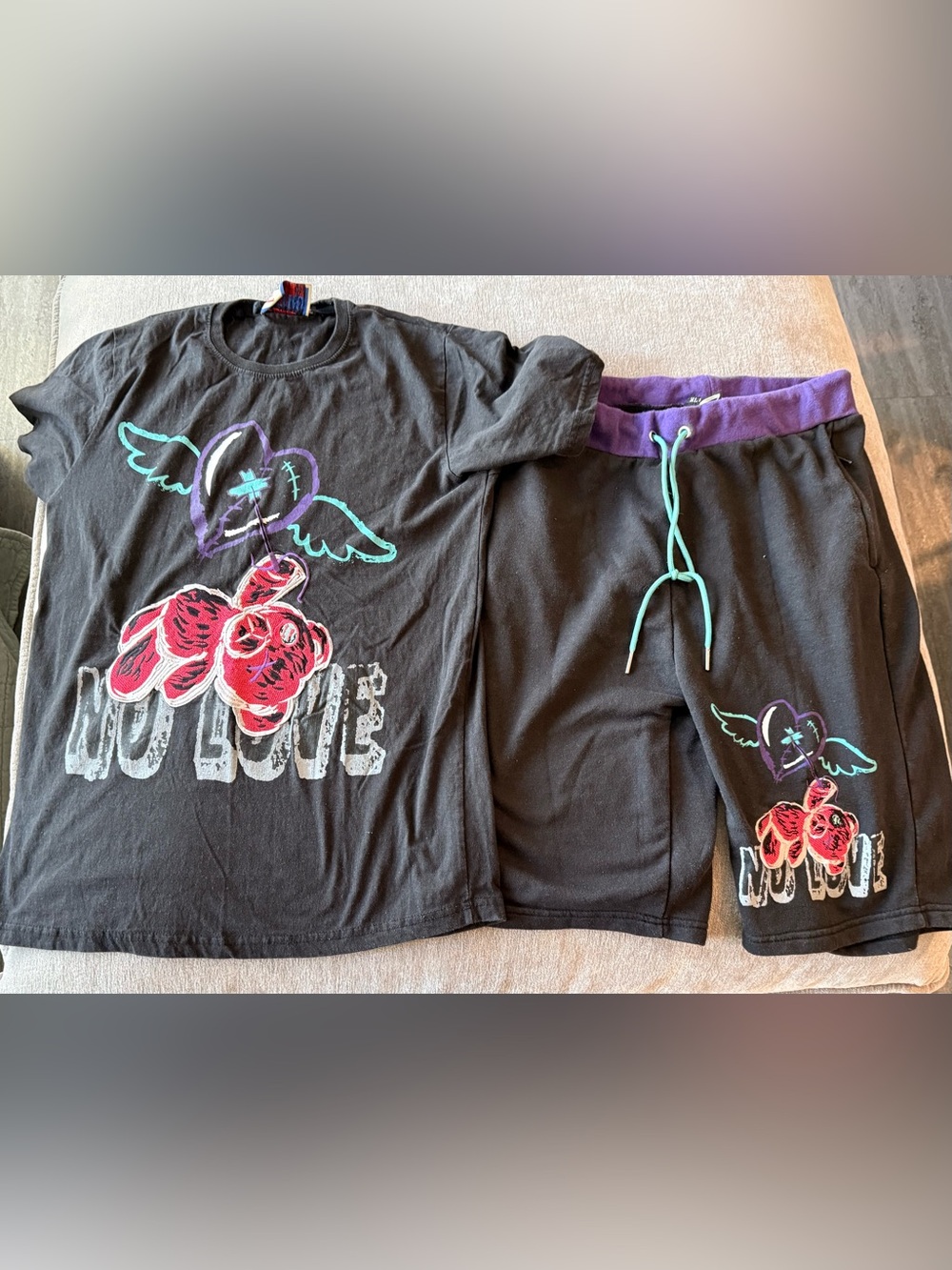 Retro Label Black Men’s Graphic Tee and Shorts Set with Purple Accents